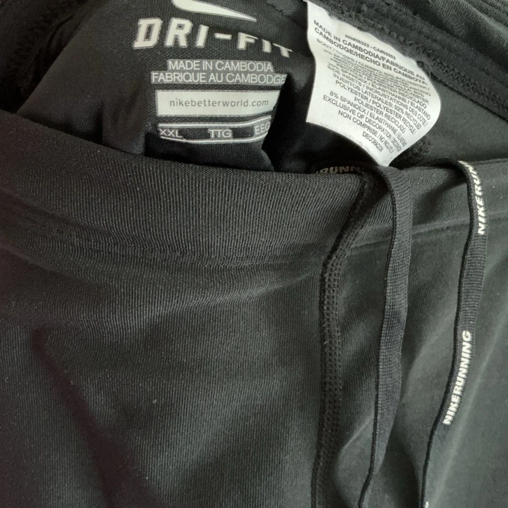 Nike Black Performance Leggings - Picture 4 of 8